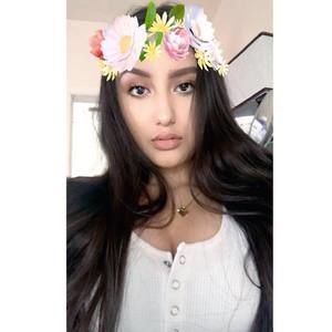 Meet your Posher, Cassandra